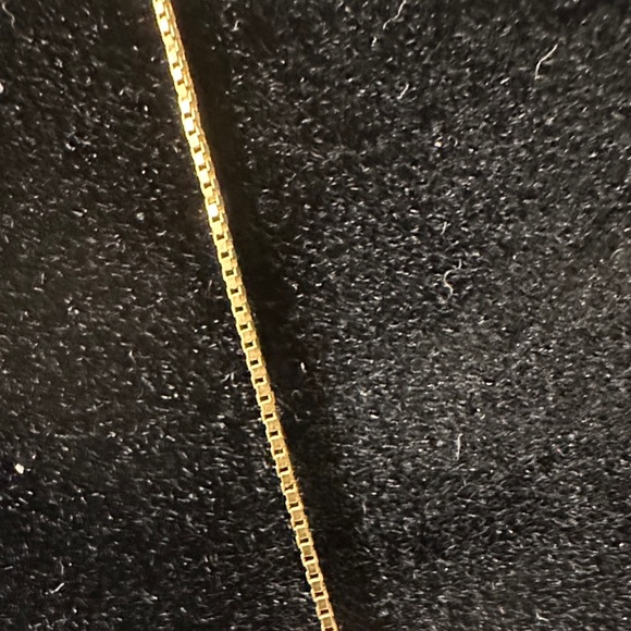 Elegant Gold Heart Necklace with Diamond Accents - Picture 6 of 6